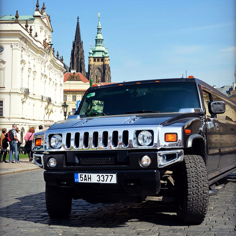 Stretchlimousine Hummer H200 Prag Flughafentransfers